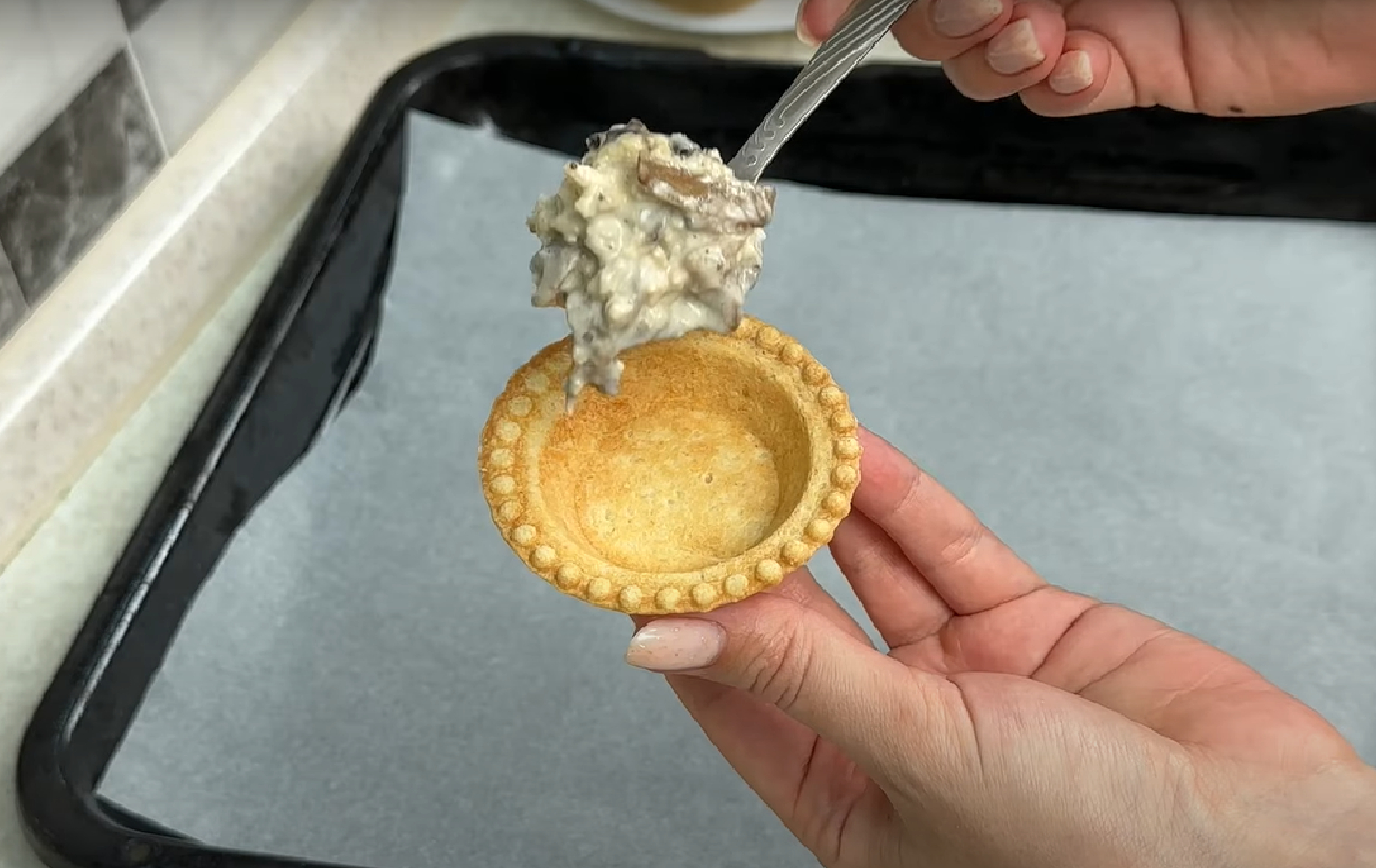 Жульєн в тарталетках: рецепт нескладної і вишуканої вечері після робочого дня